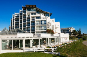 Отель Hôtel les bains de Camargue by Thalazur  Ле Гро-Дю-Руа